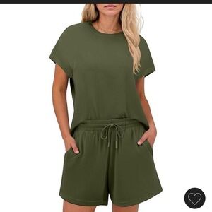 NWT Pinspark Chic Olive Green Shorts Set